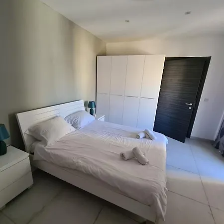 Appartement St Julians 2 Bedroom *