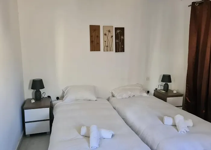 St Julians 2 Bedroom Apartment San Ġiljan