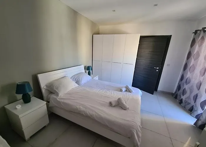 Apartment St Julians 2 Bedroom *